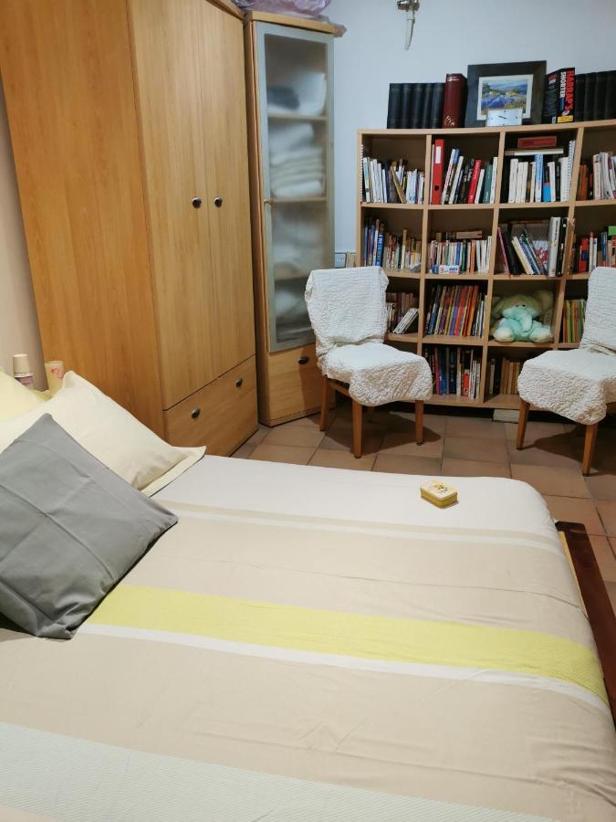 Appartement En Sous Sol De Villa Avec Acces Jardin Et Piscine Marseille Luaran gambar