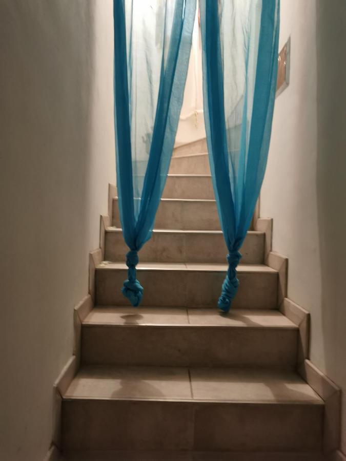 Appartement En Sous Sol De Villa Avec Acces Jardin Et Piscine Marseille Luaran gambar