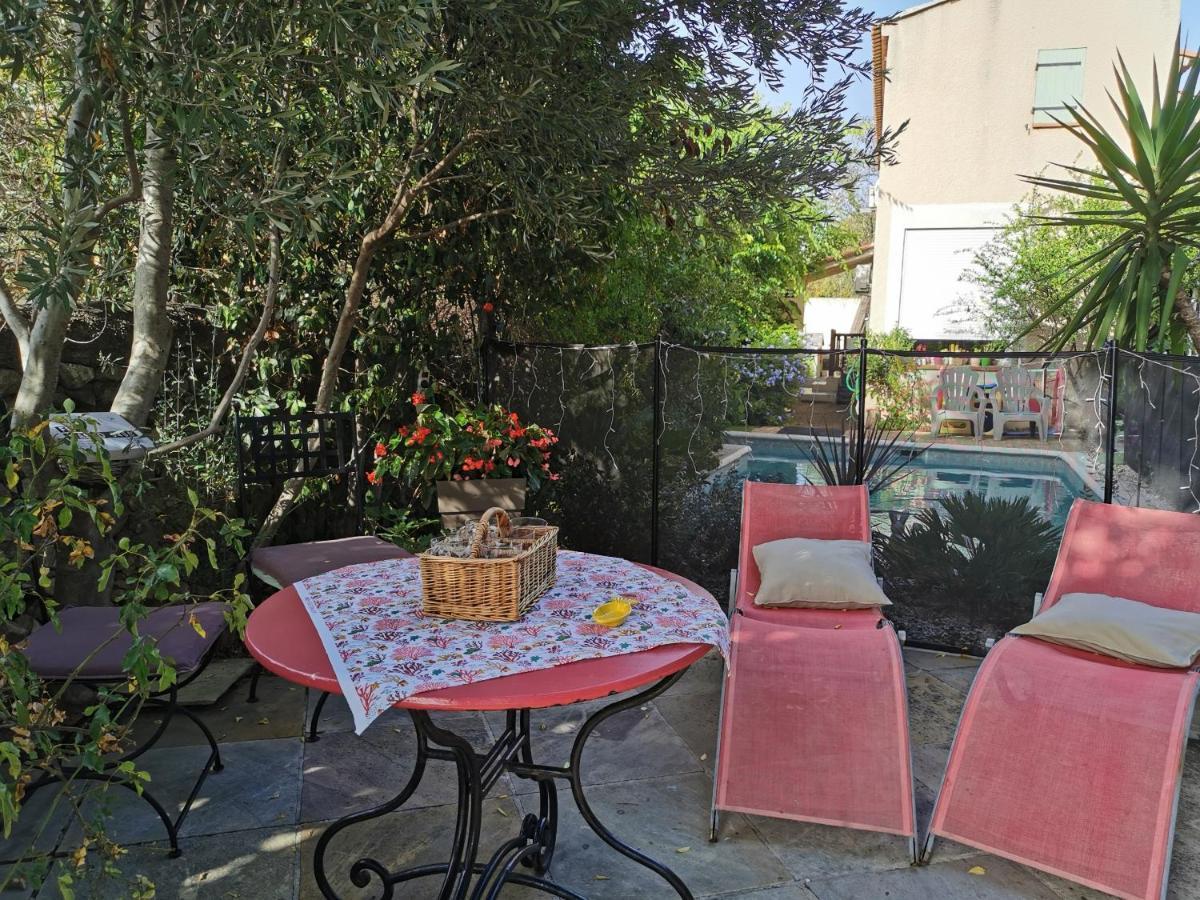 Appartement En Sous Sol De Villa Avec Acces Jardin Et Piscine Marseille Luaran gambar