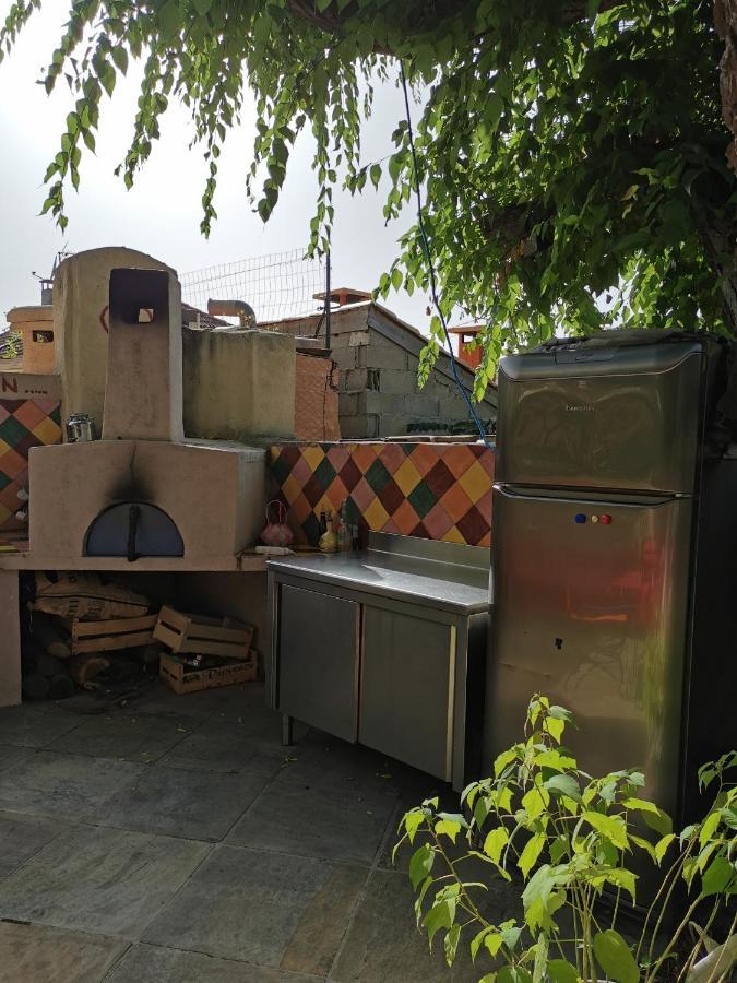 Appartement En Sous Sol De Villa Avec Acces Jardin Et Piscine Marseille Luaran gambar