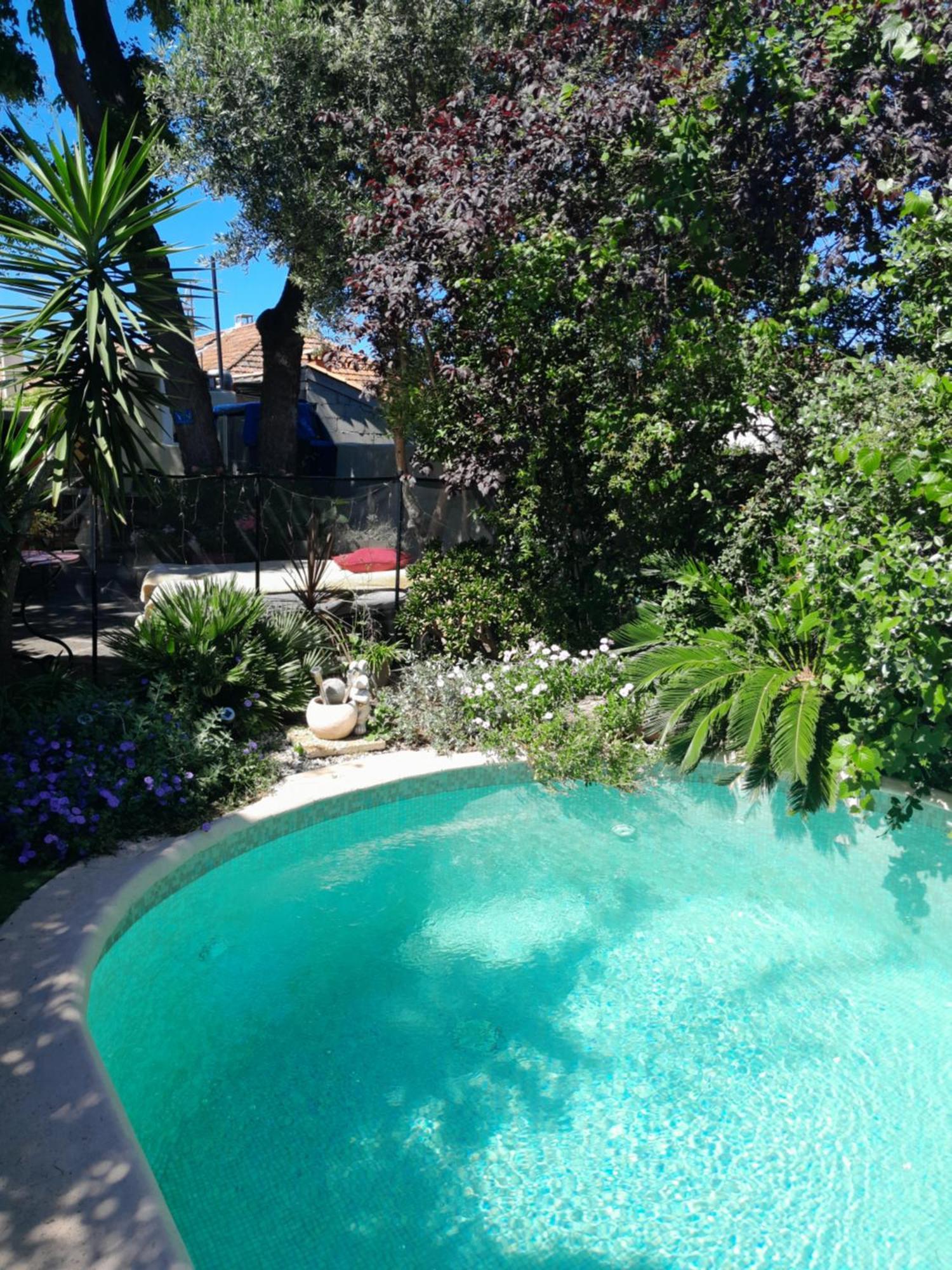 Appartement En Sous Sol De Villa Avec Acces Jardin Et Piscine Marseille Luaran gambar